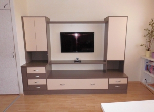 Obývací stěna s prostorem pro TV